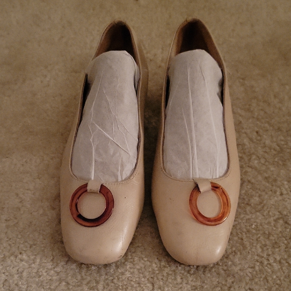 Vtg Repetto Leather Cream Flats with Decorative Rings Sz 6 6.5 Camille?